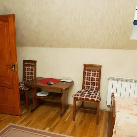 Готель «Вишневий Сад» Mukacheve